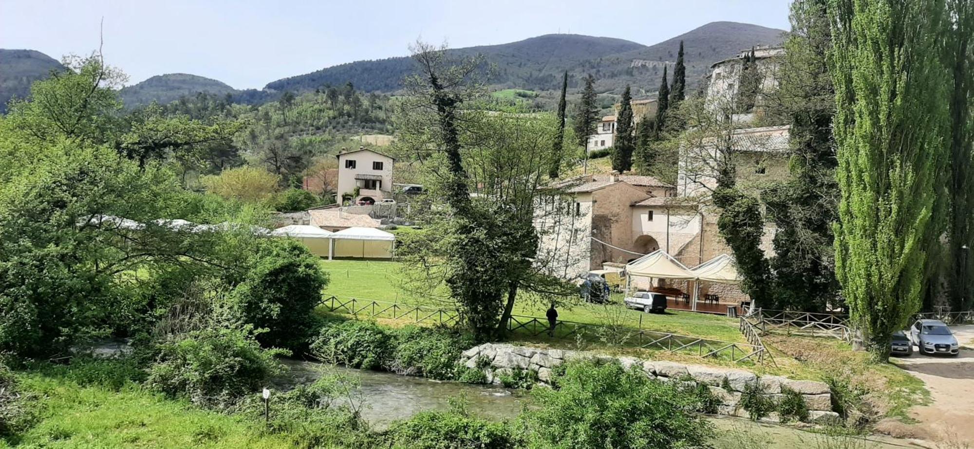 B&B Dell'Osteria Sant'Anatolia di Narco Exterior photo