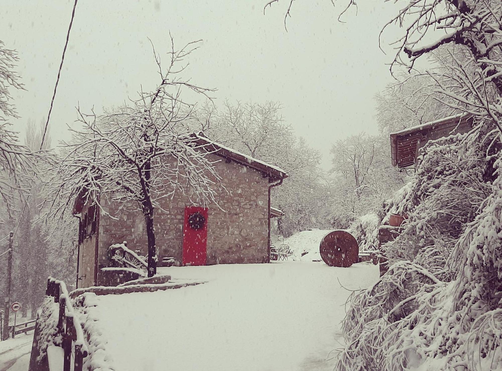 B&B Dell'Osteria Sant'Anatolia di Narco Exterior photo