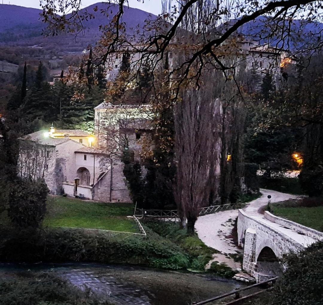 B&B Dell'Osteria Sant'Anatolia di Narco Exterior photo